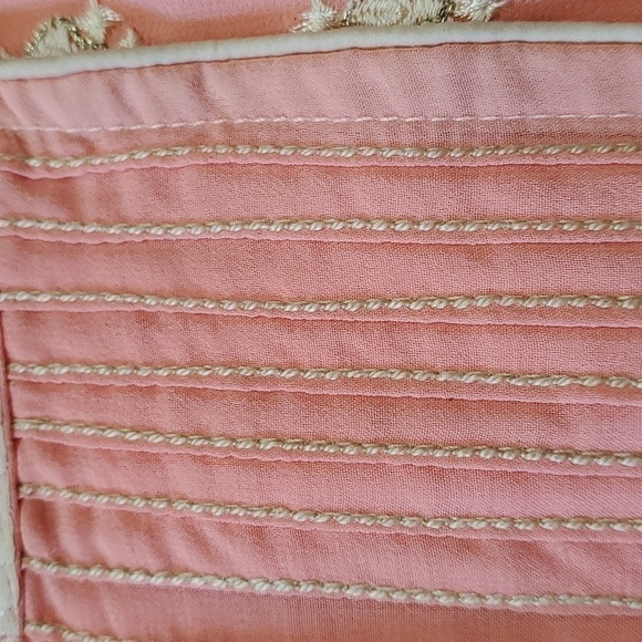 KURTA, formal little girls, peach. No size, guessing about a 6. Enbroidery lace. - Picture 11 of 13